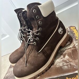 Men’s Timberland Classic 6-inch waterproof boot - size 11, brown